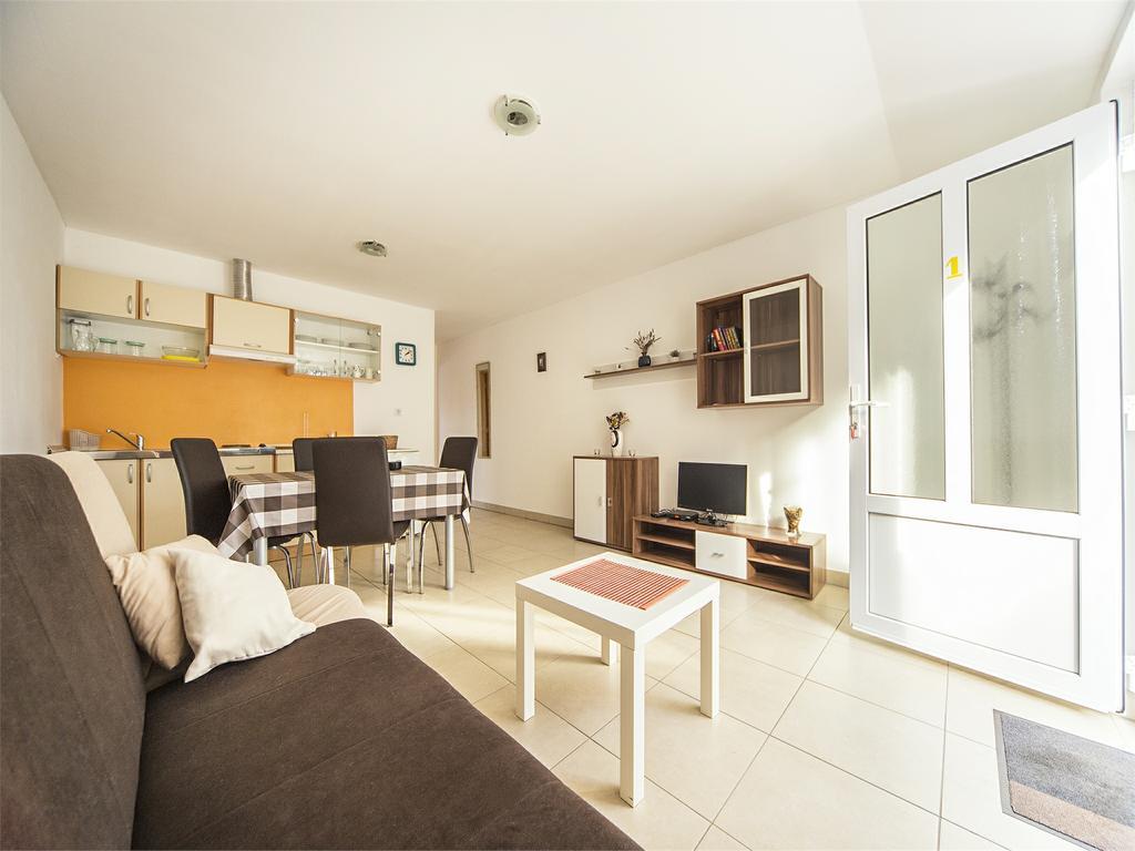 Apartments Katoro Relax Umag Exteriör bild