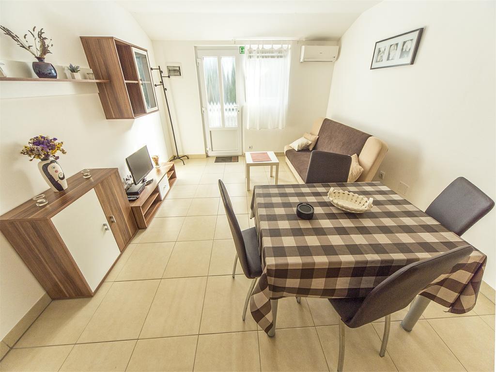 Apartments Katoro Relax Umag Exteriör bild